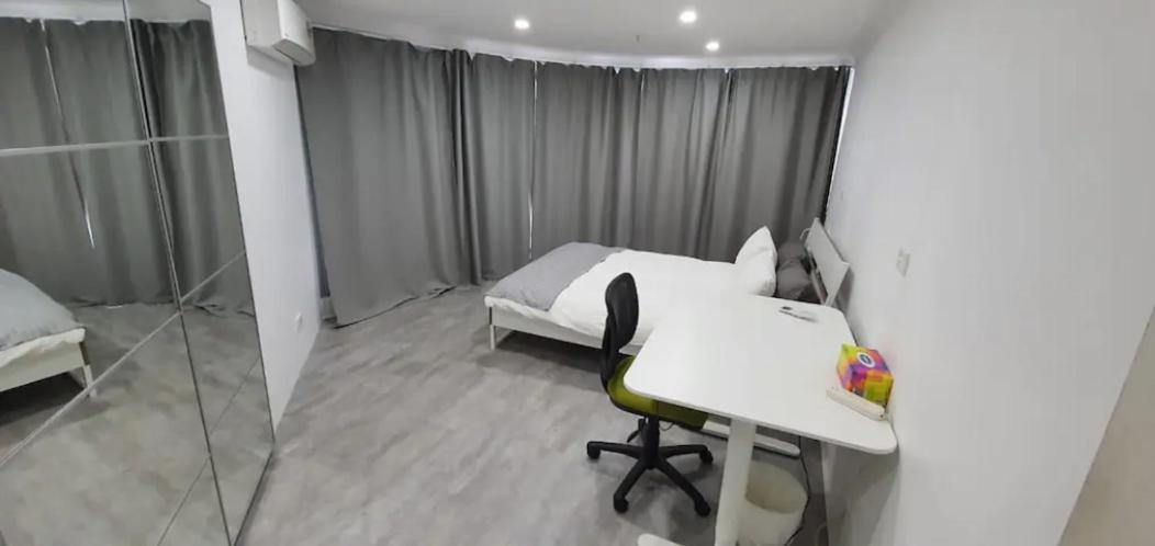 Modern Private Room In Shared 2-Bed Apartment - Central City Center -2 堪培拉 外观 照片