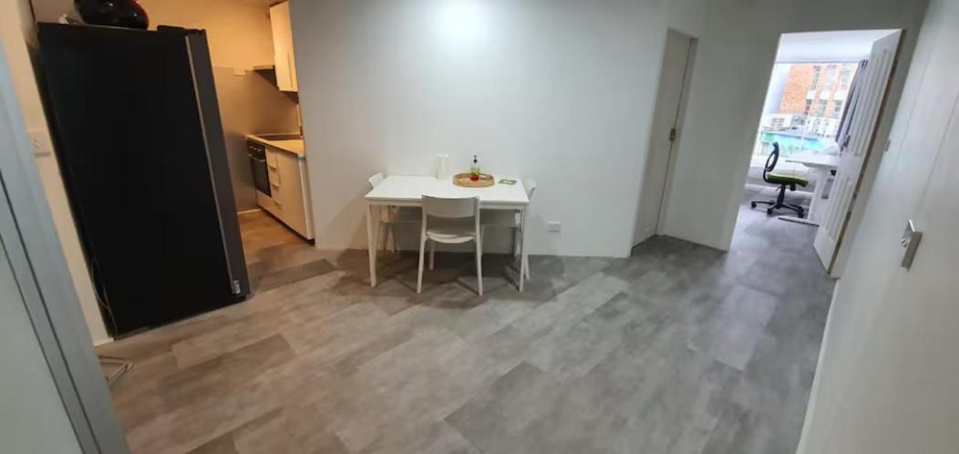 Modern Private Room In Shared 2-Bed Apartment - Central City Center -2 堪培拉 外观 照片